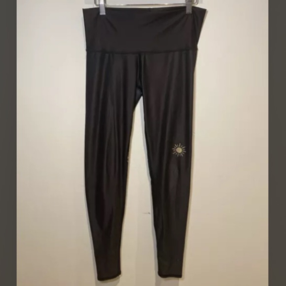 Teeki Black moon phases hot pants Medium